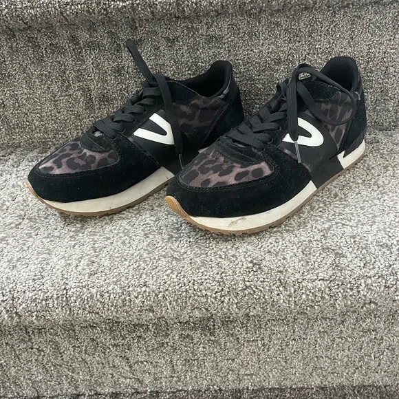 Super cute Tretorn sneakers - Picture 2 of 9